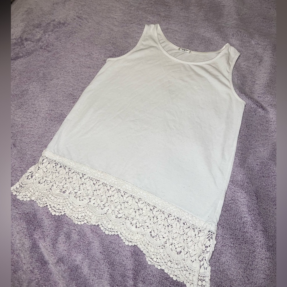 Comfortbasic white laced tank top